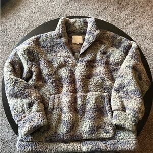American Eagle camo Sherpa pullover
